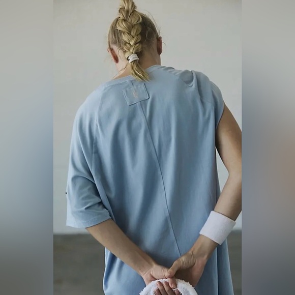 NWT Free People Movement XS Hot Shot Tunic Tee in Steel Blue Oversized New - Picture 2 of 6